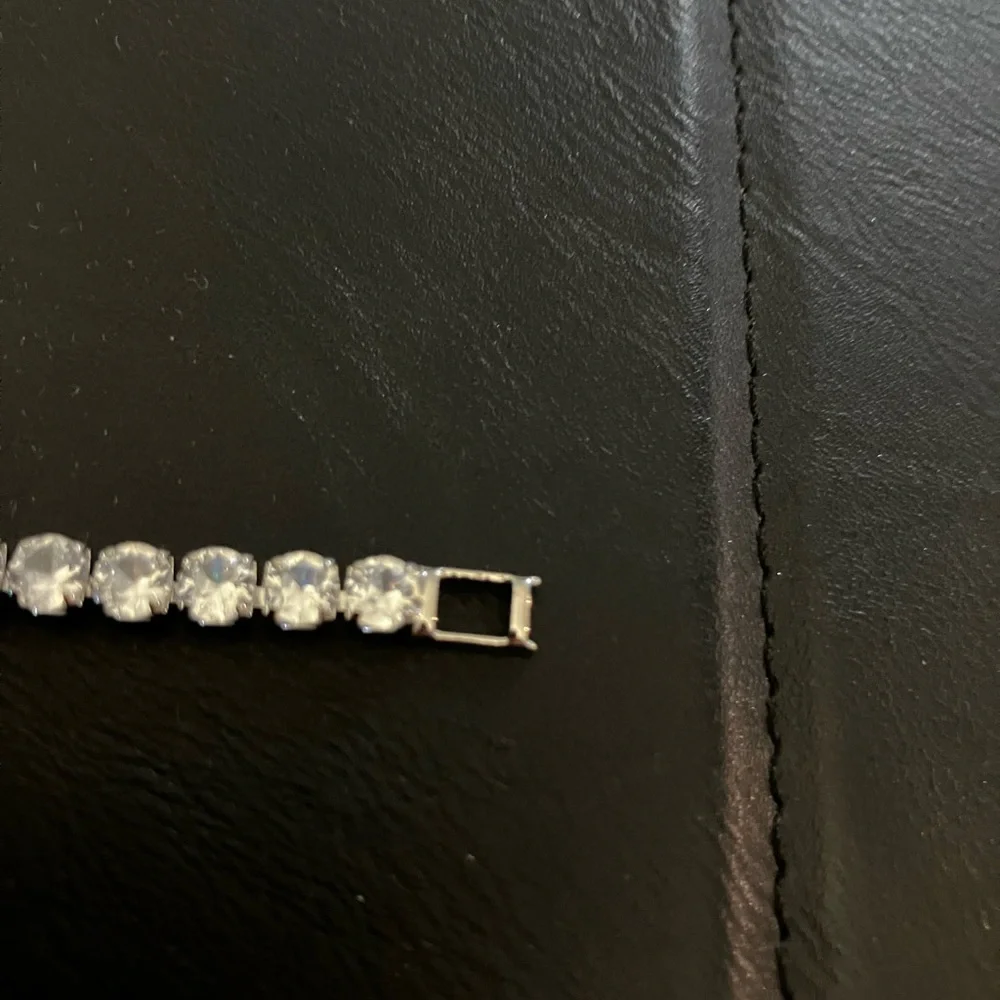 Elegant Silver plated Rhinestone Tennis Bracelet 7 inches long